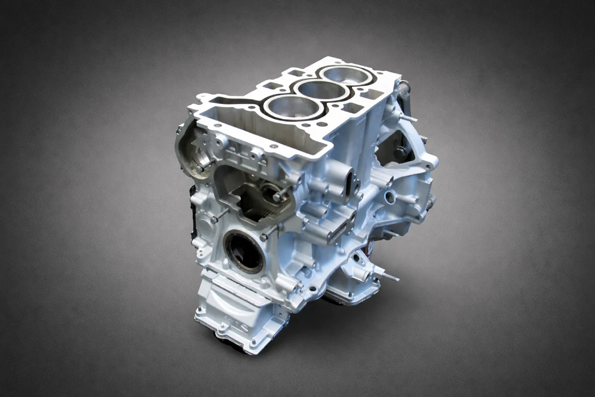 Regeneracja bloku silnika 1.2 PureTech Warszawa Bielany – czysty blok silnikowy po demontażu, gotowy do pomiarów i obróbki mechanicznej.