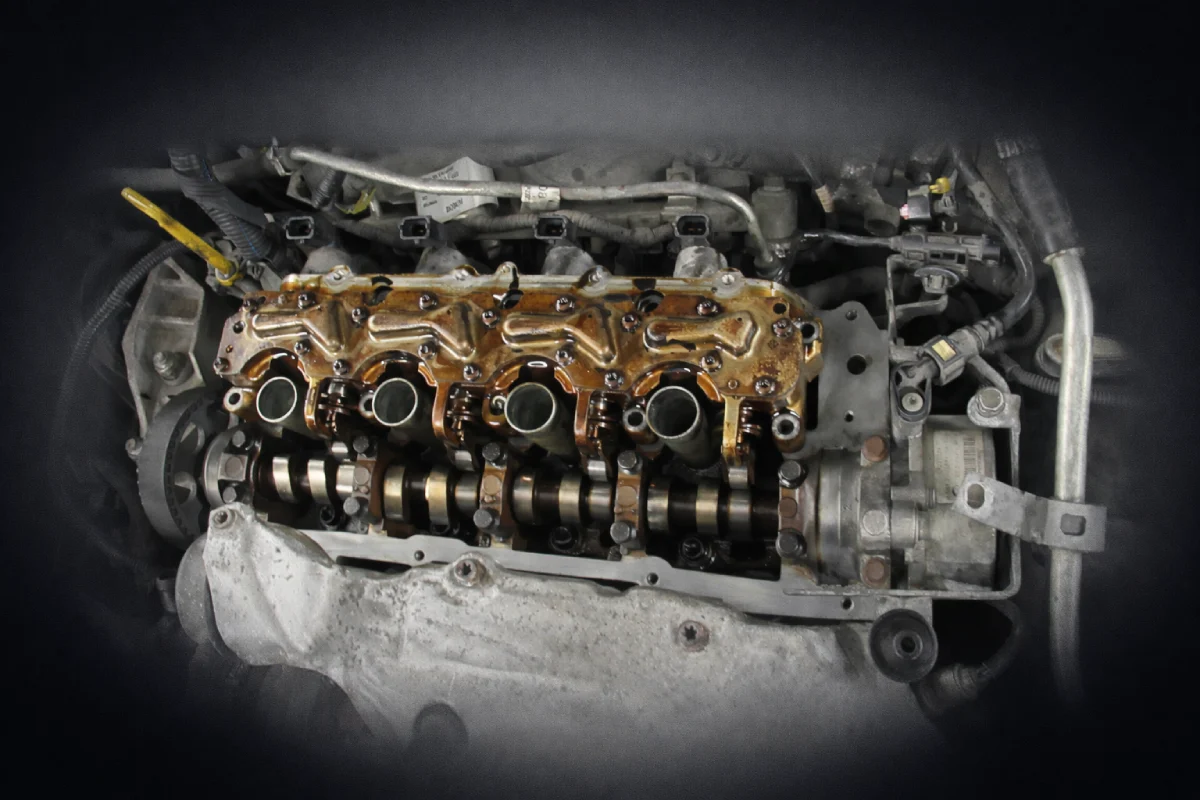 Demontaż uszkodzonego modułu MultiAir – etap serwisu w warsztacie HESS Bielany